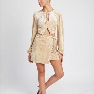 Emory Park Keyhole Velvet Crop Top